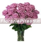 Buchet trandafiri lila